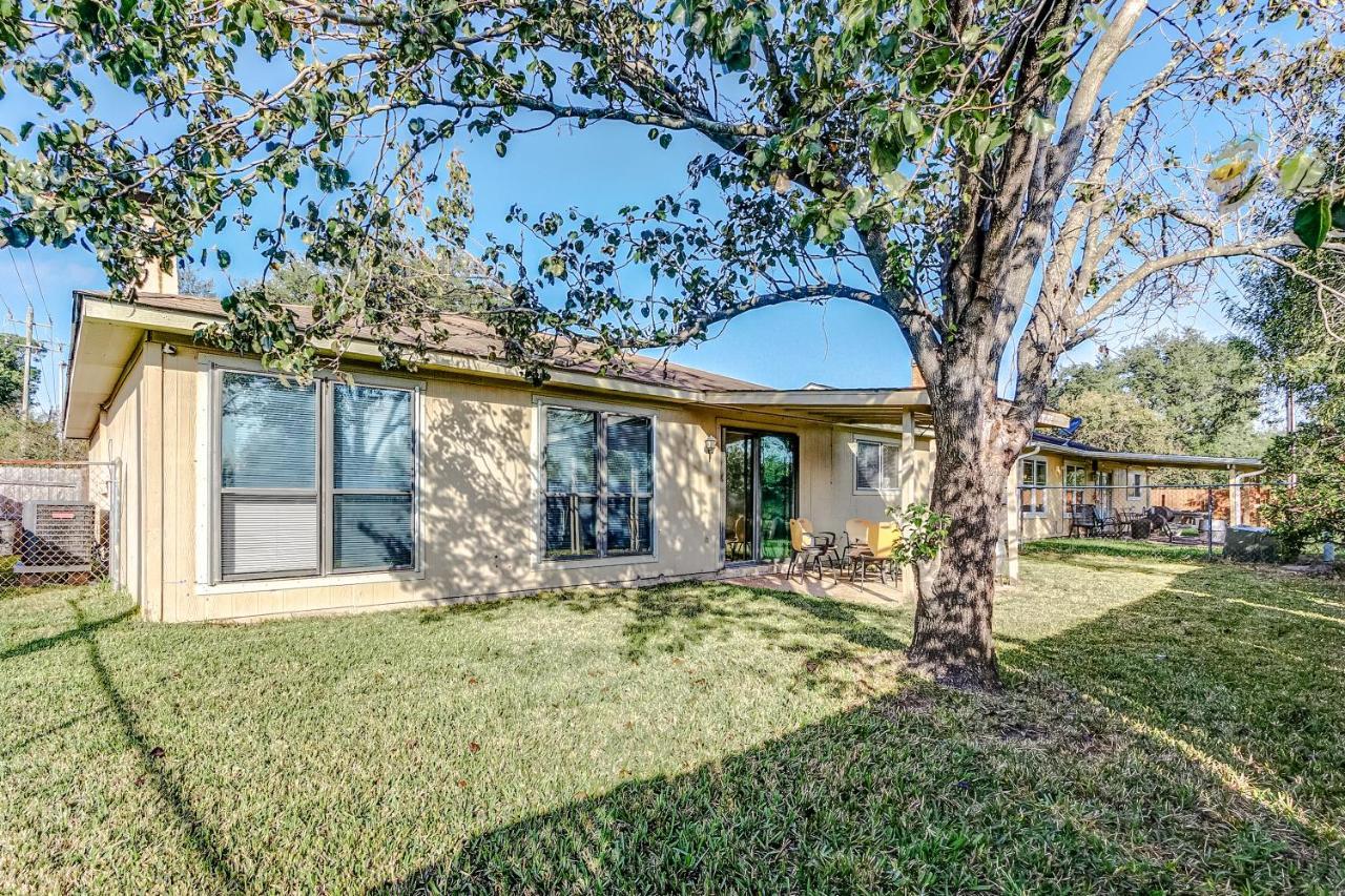 Cheerful 3-Bedroom Home With Indoor Fireplace Houston Exterior foto